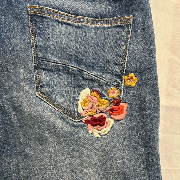 DRIFTWOOD Blue Jeans with Floral Embroidery 31P - Picture 7 of 13